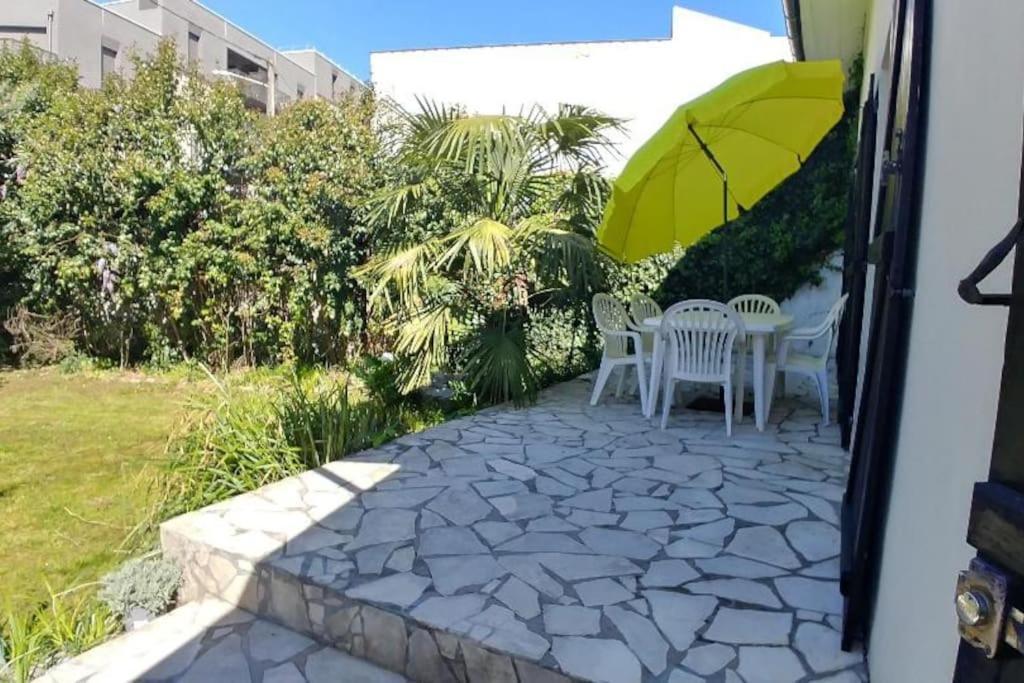 Comme A La Maison Cenon Kültér fotó