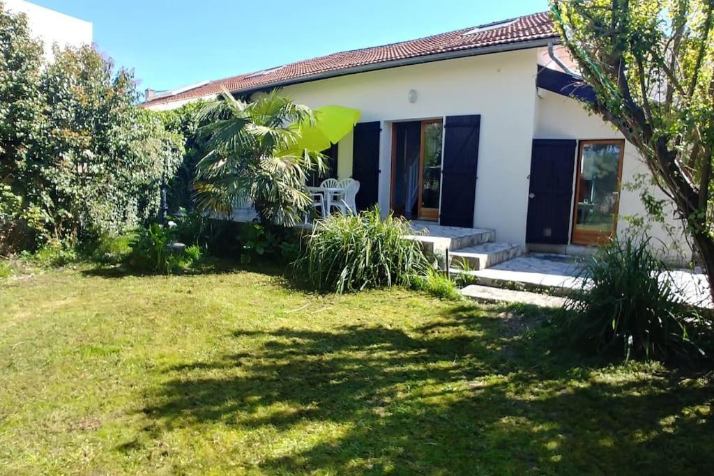 Comme A La Maison Cenon Kültér fotó