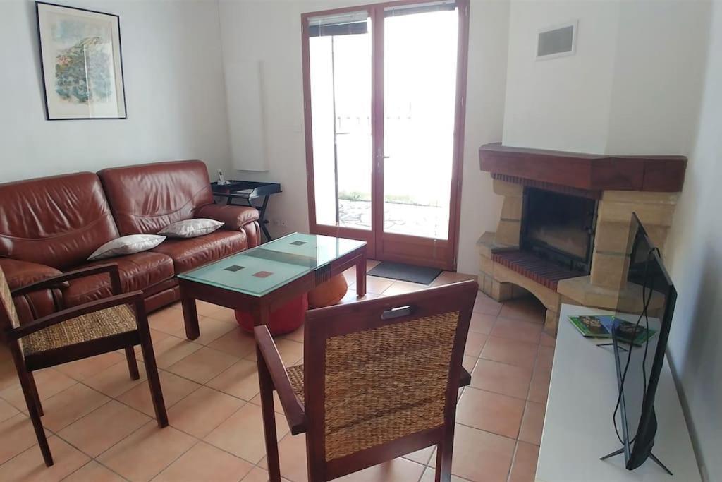 Comme A La Maison Cenon Kültér fotó