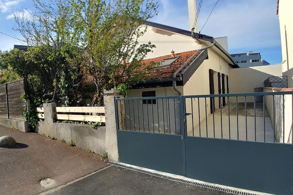 Comme A La Maison Cenon Kültér fotó