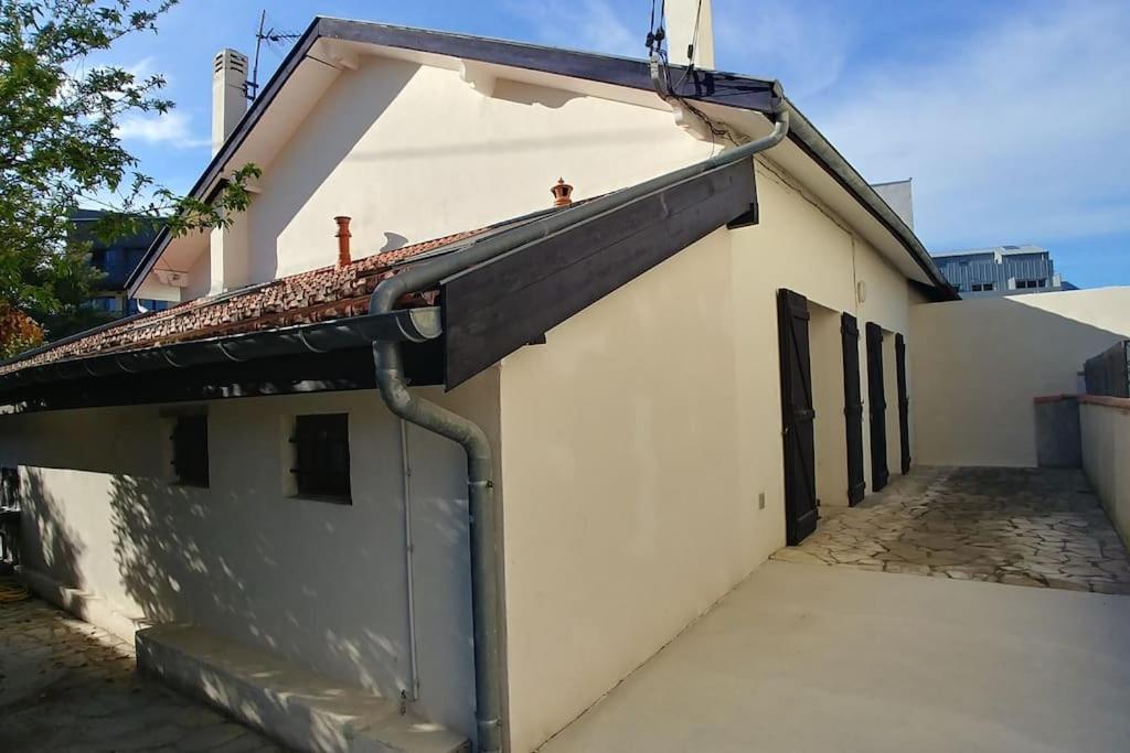 Comme A La Maison Cenon Kültér fotó